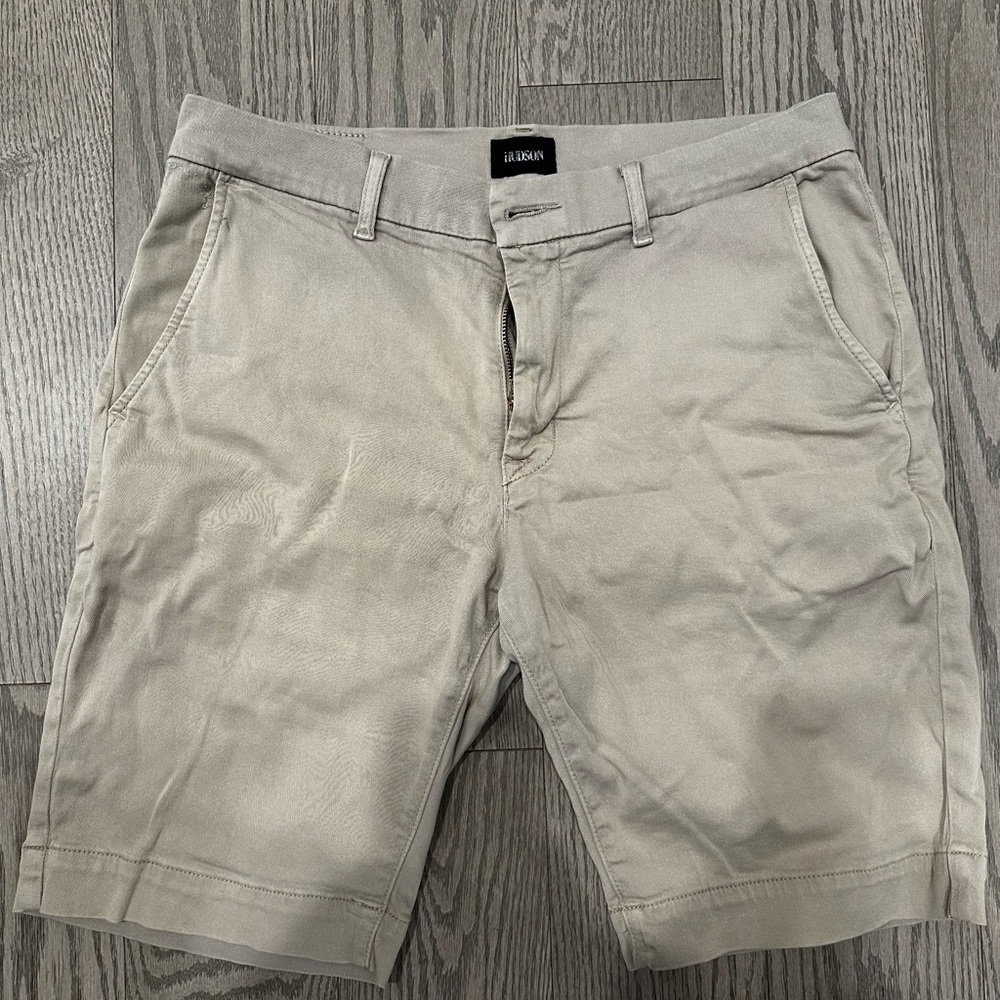 Hudson Stretch Chino. Khaki. Size 32